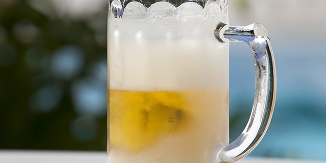 4 Kesalahan yang Nggak Bisa Lo Lakukan Lagi Kalau Mau Minum Bir!